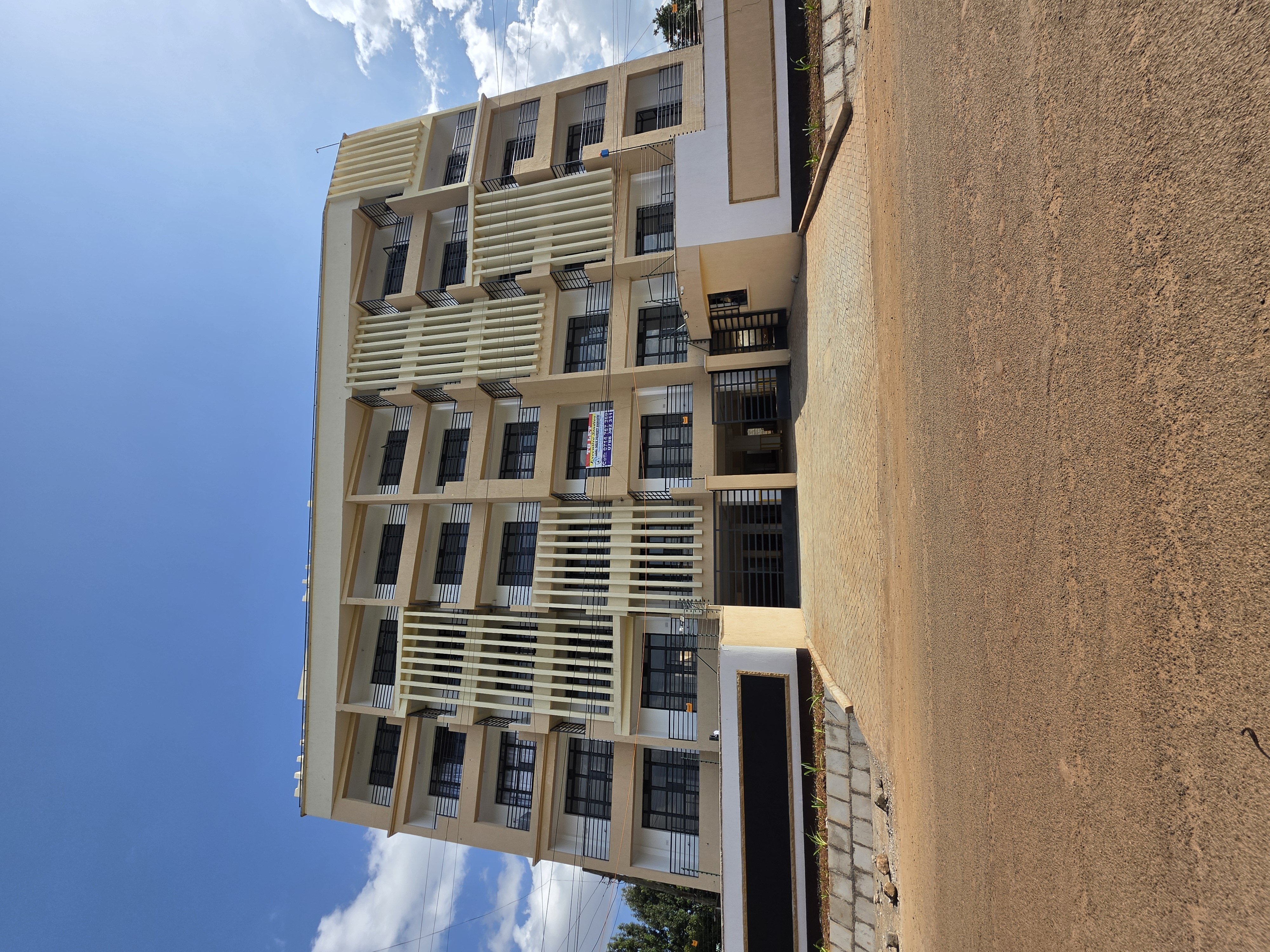 Kirawa Crest view 3